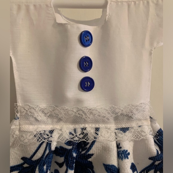 Kitchen Decor Towel Dress: Blue and White Flower - Picture 2 of 6